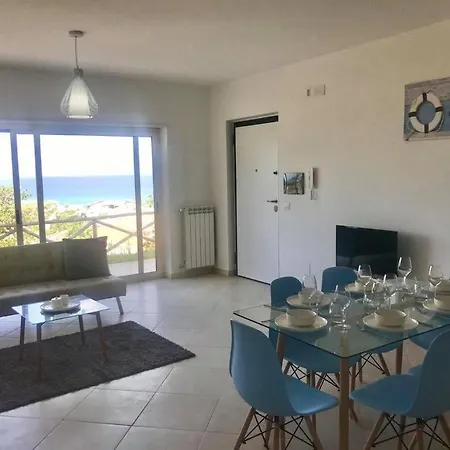 Panoramic Beach Apartment