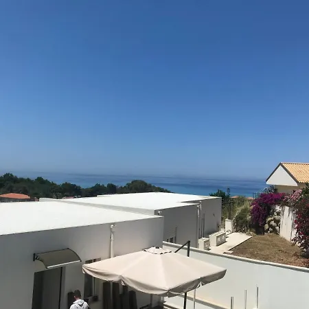 Panoramic Beach Apartment