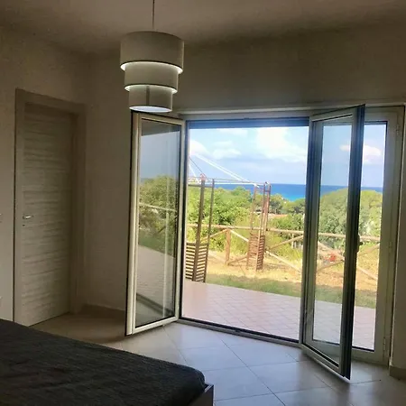 Panoramic Beach Apartment Zambrone