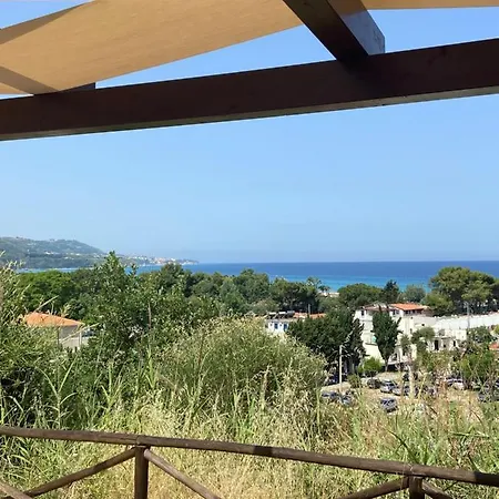 Panoramic Beach Apartment
